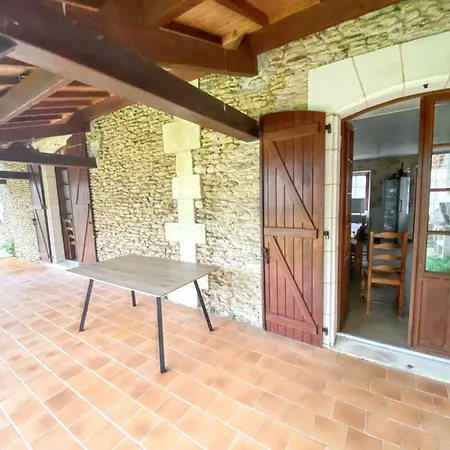 Vakantiehuis Maison Charmante A Avec Jardin Prive