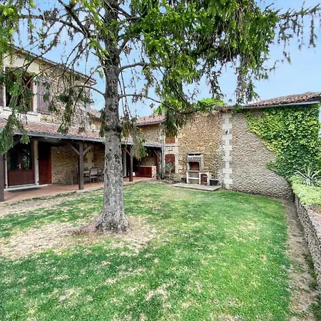 Vakantiehuis Maison Charmante A Avec Jardin Prive